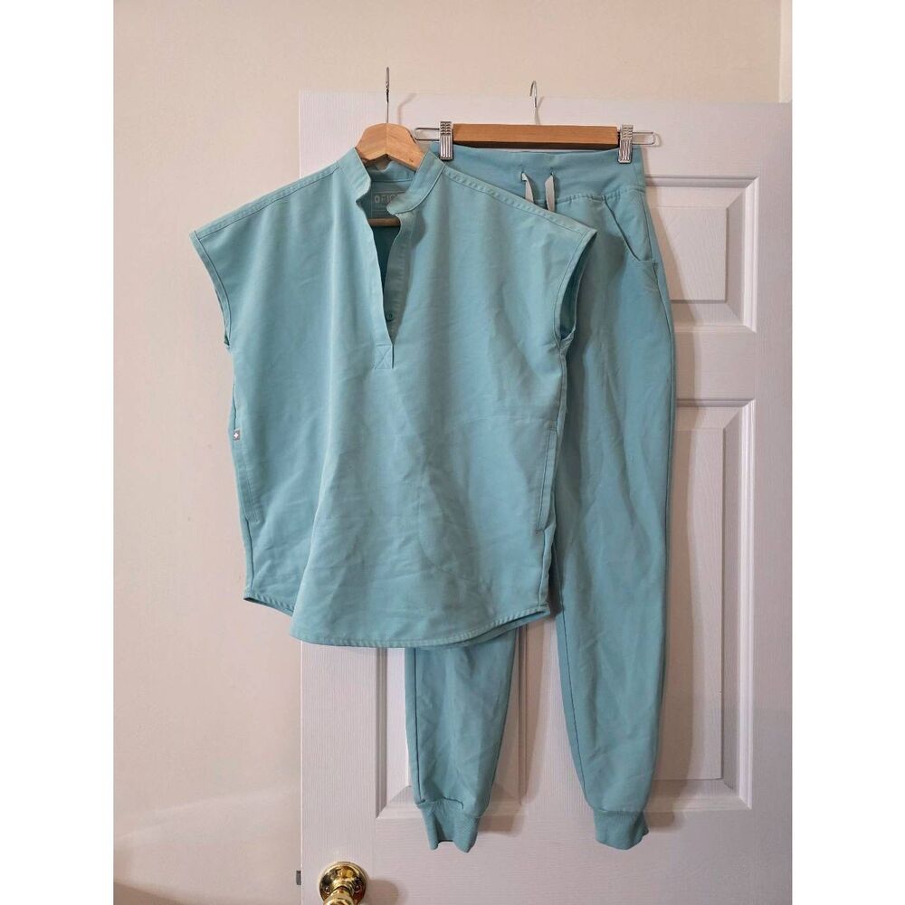 Figs Women's Scrub Set in Light Blue